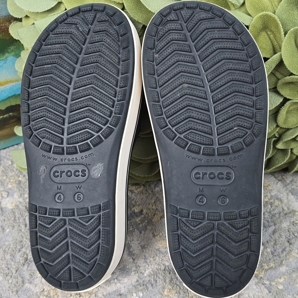 Crocs band Round Toe Platform Slides - Picture 10 of 11